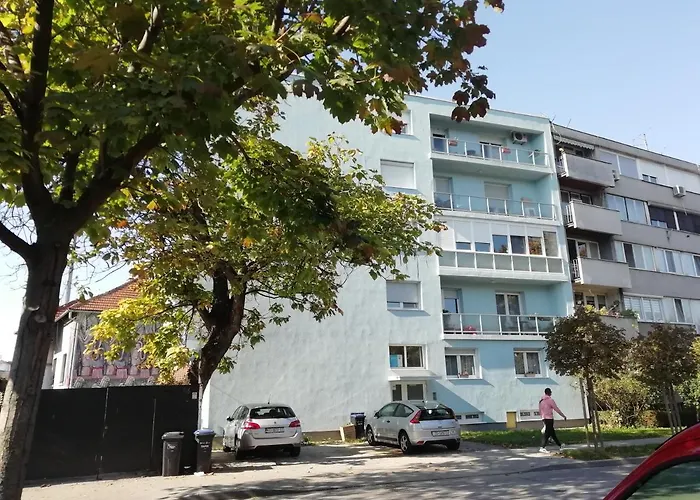 Apartment B44