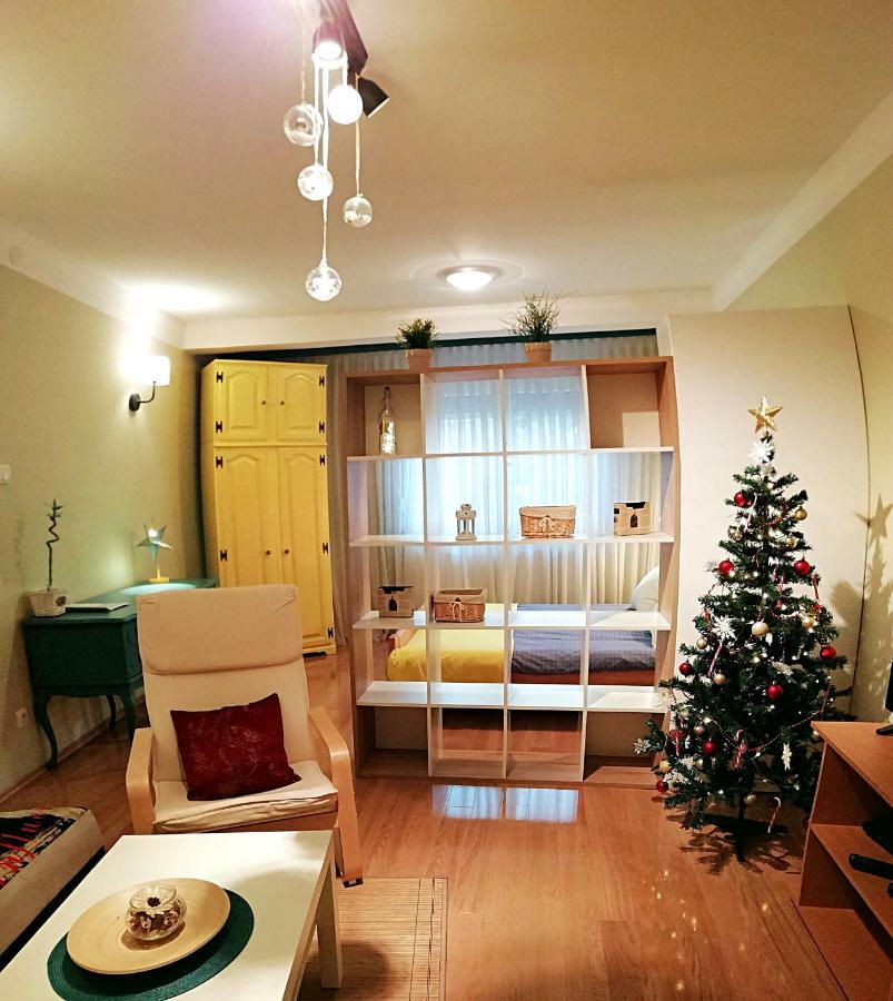 B44 Apartment