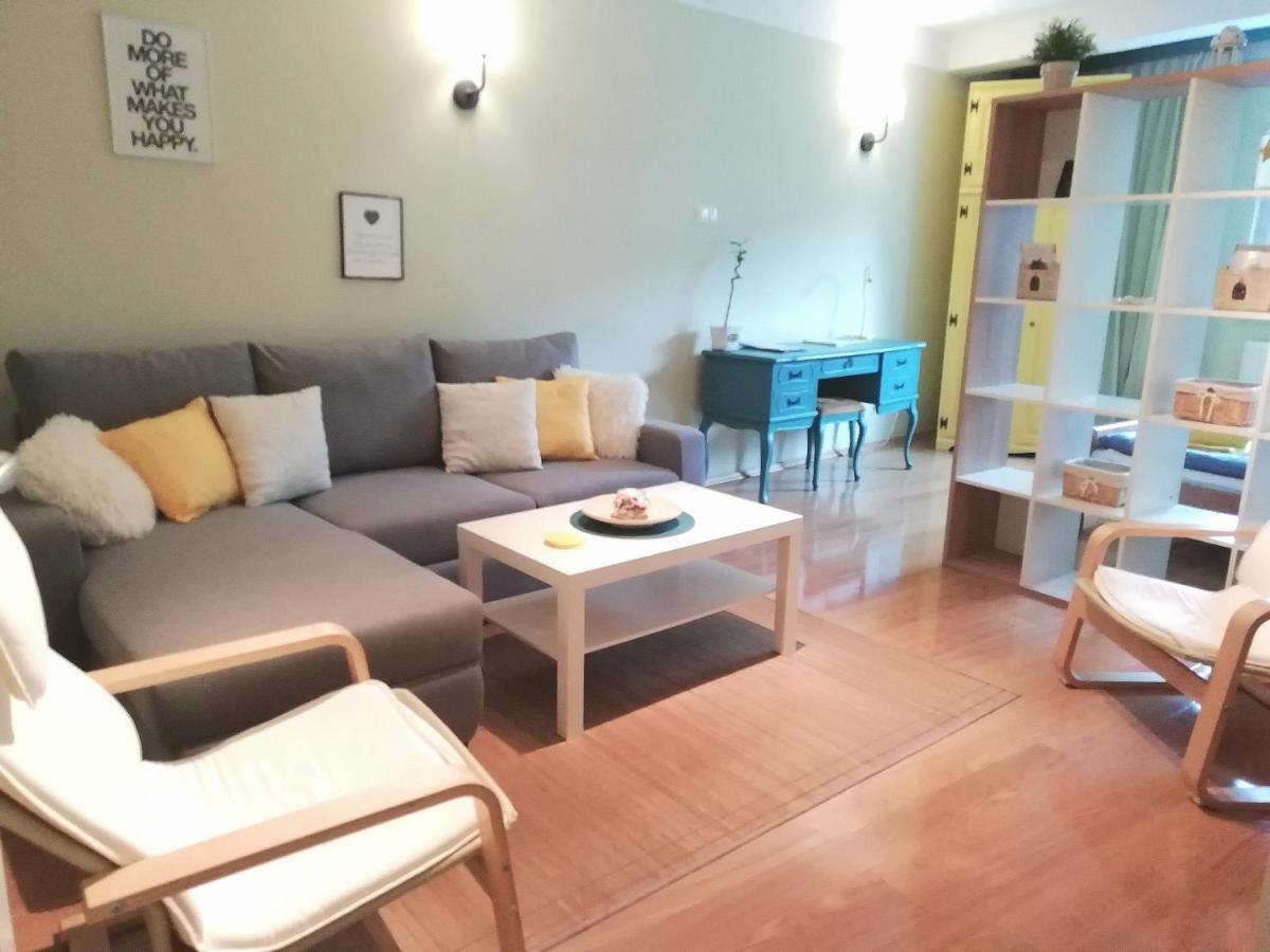 B44 Apartment *